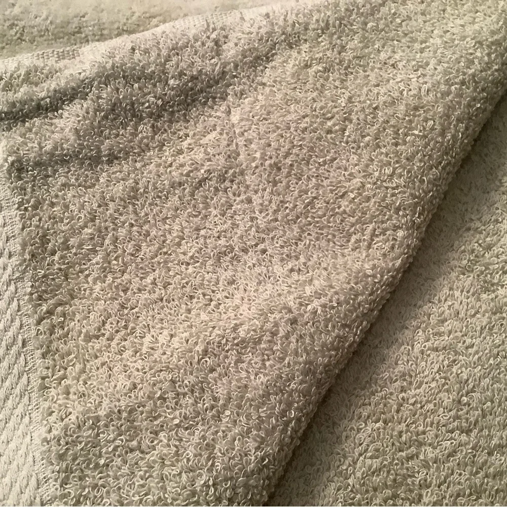 Avanti Sage button damask bath towel 100% cotton embellished decorative towel